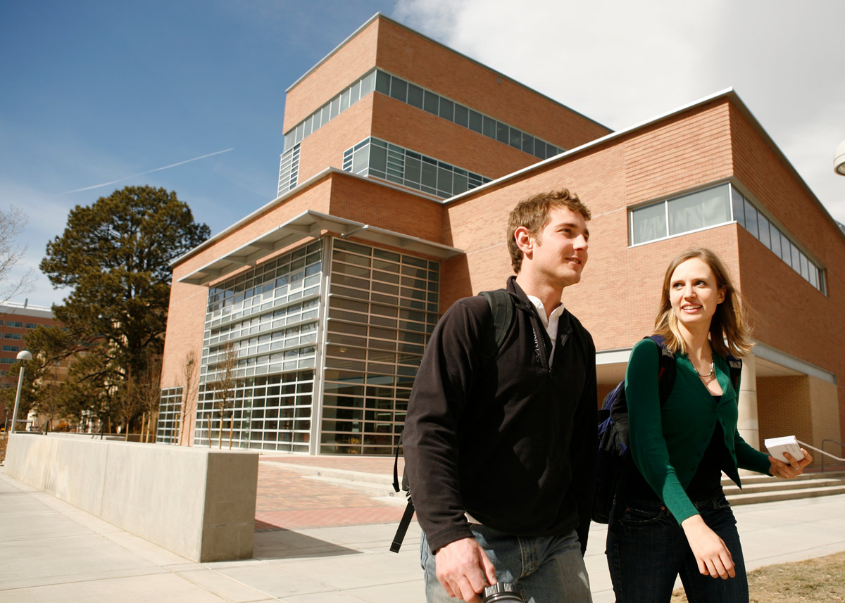 CU Anschutz students walking on campus
