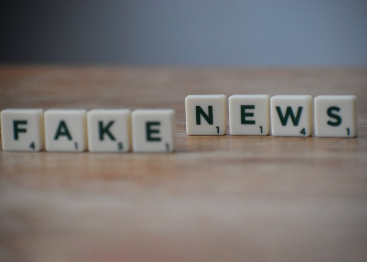 text blocks spelling 'fake news'