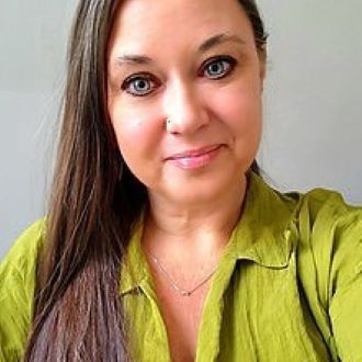 headshot of Kelly DeBie