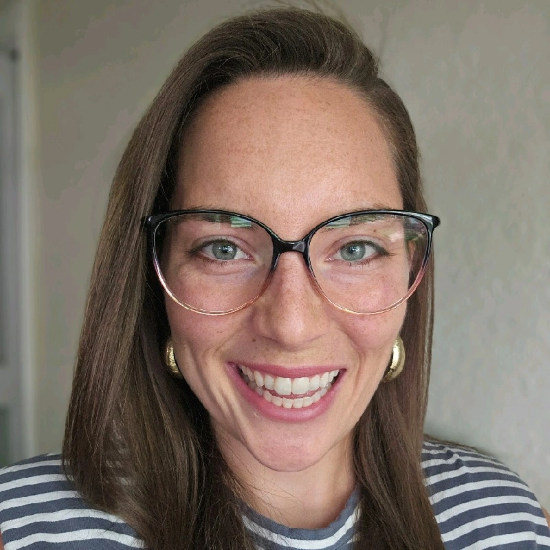 Clare Decker headshot